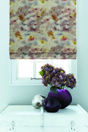 BREATHE BERRY 2022 Window blind